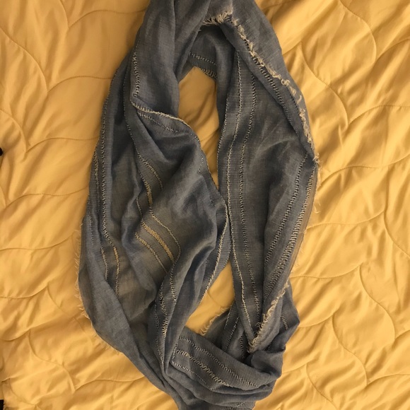 Light blue infinity scarf - Picture 4 of 4